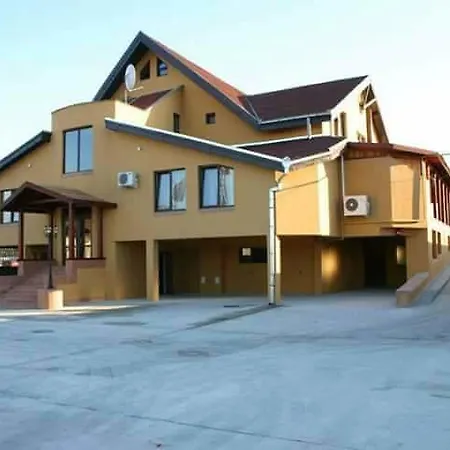 Motel Restaurant Lowe *