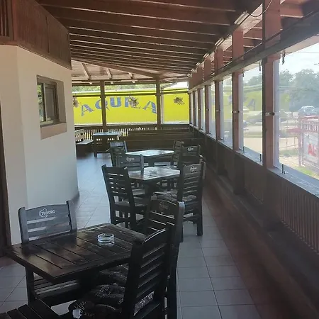 Restaurant Lowe Motel *