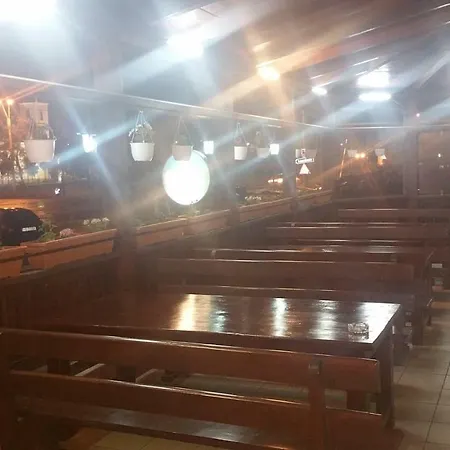 Motel Restaurant Lowe *